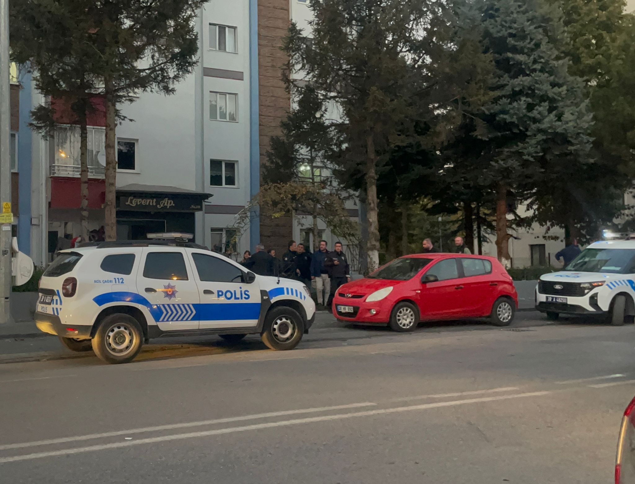 Dokuzuncu kattan düşen genç kız yaşamını yitirdi